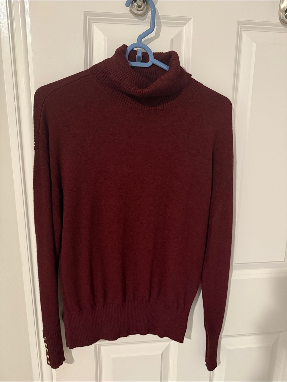 White House Black Market Women's Turtleneck Sweater in Burgundy